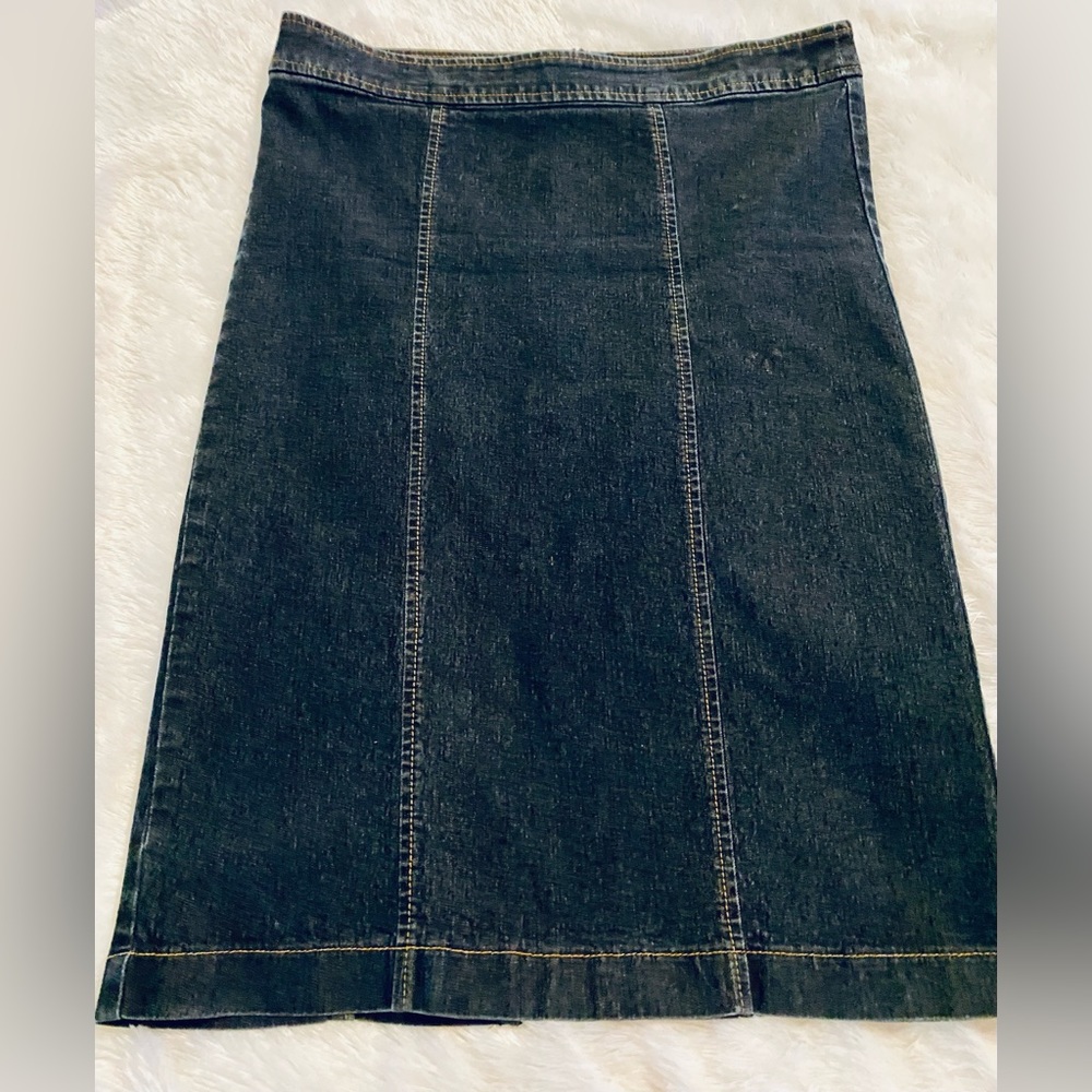 Denim Skirt with cute hook detailing in back size 8 Bisou Bisou